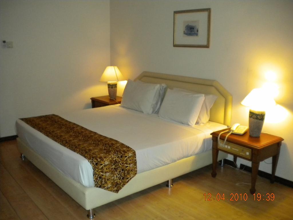 Regal Court Hotel Kuching Zimmer foto