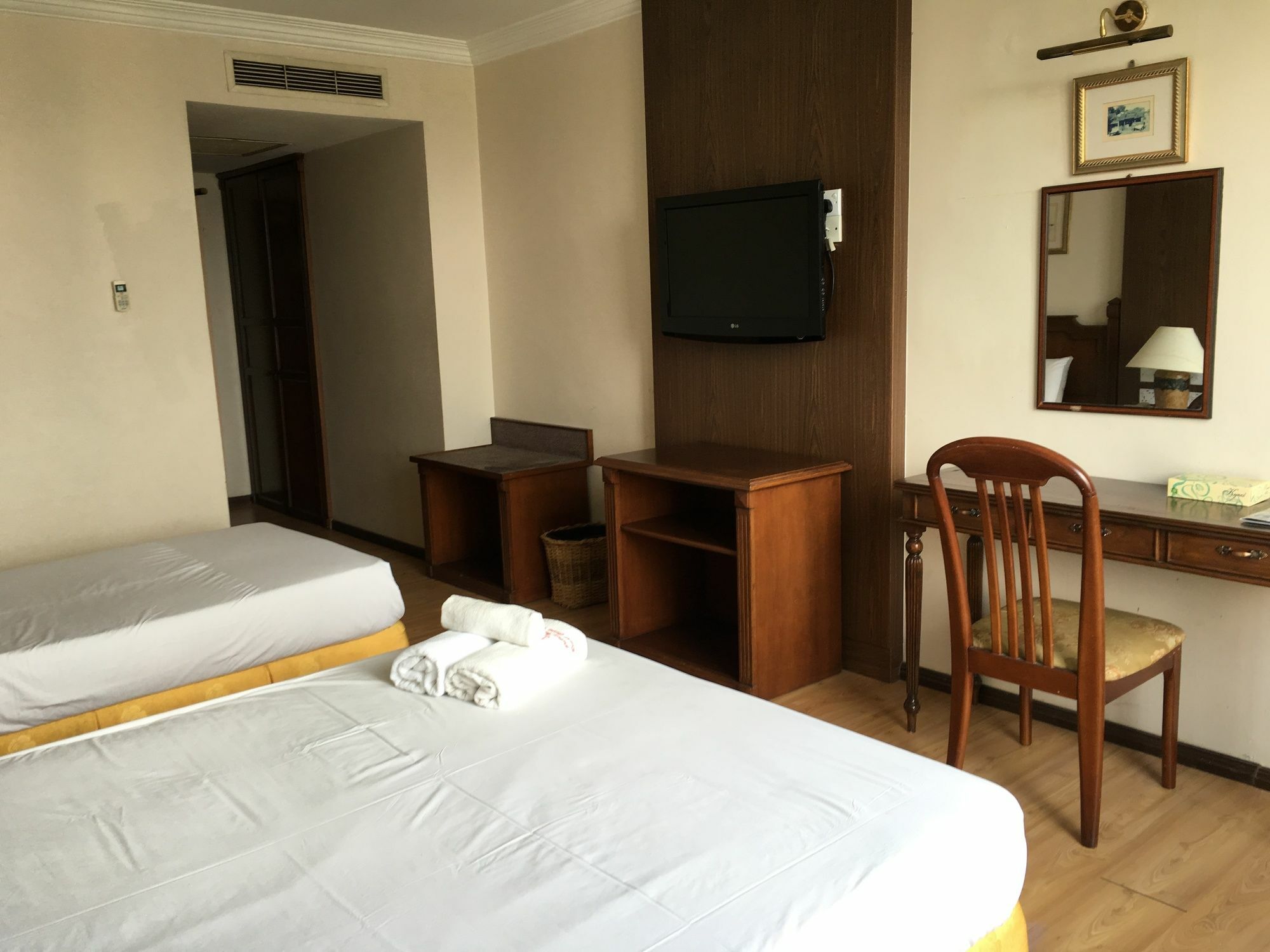 Regal Court Hotel Kuching Exterior foto